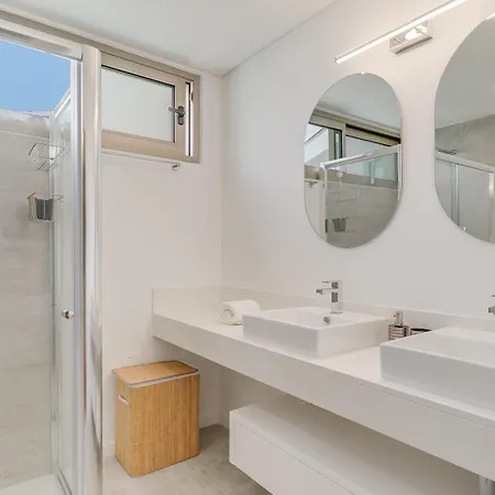 Luxury Laura By Madeira