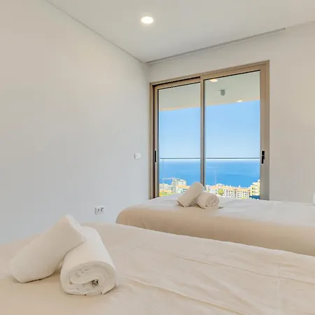 Luxury Laura By Madeira * Funchal (Madeira)