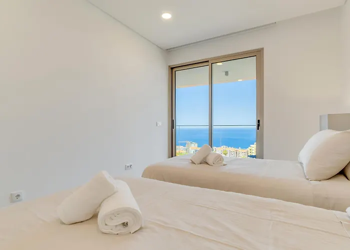 Luxury Laura By Madeira * Funchal (Madeira)